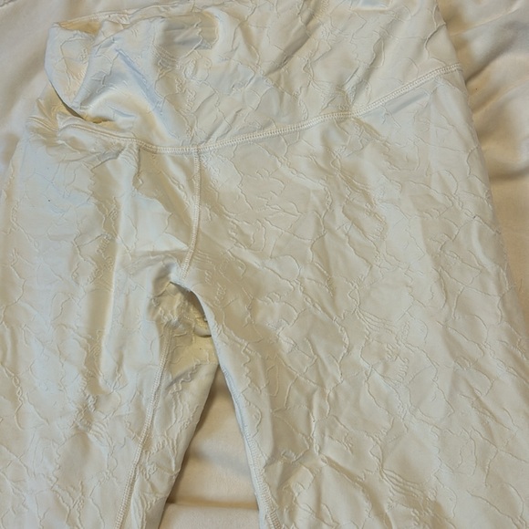 2 Carrie underwood workout leggings/capris - Picture 5 of 7